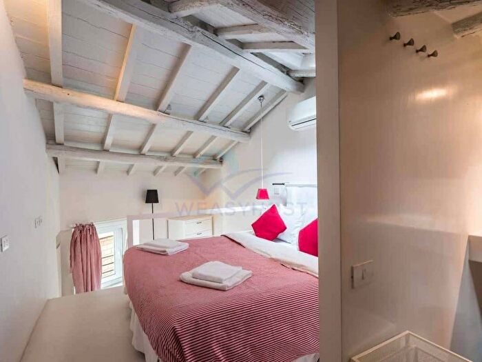 Appartamento trilocale in affitto in Via Di Ponte Sisto, Trastevere, Roma