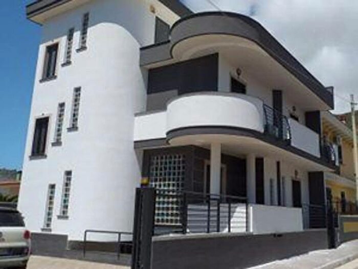 Casa con 5 locali in vendita in Mondragone