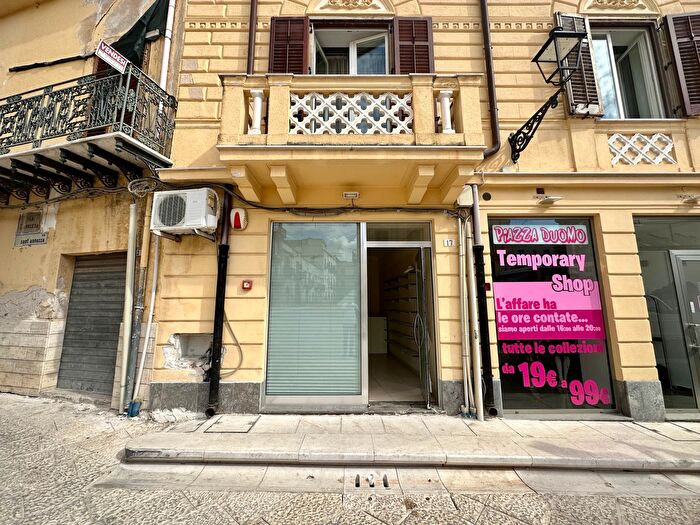 Appartamento bilocale in affitto in Partinico Piazza Duomo, Partinico