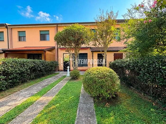 Appartamento trilocale in vendita in Via Bruno Rossatti, Ferrara