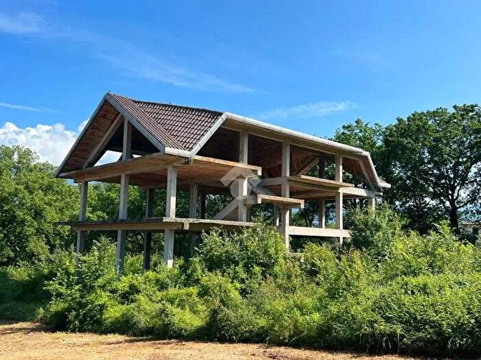 Casa con 8 locali in vendita in Via SantOnofrio, Monte San Giovanni Campano