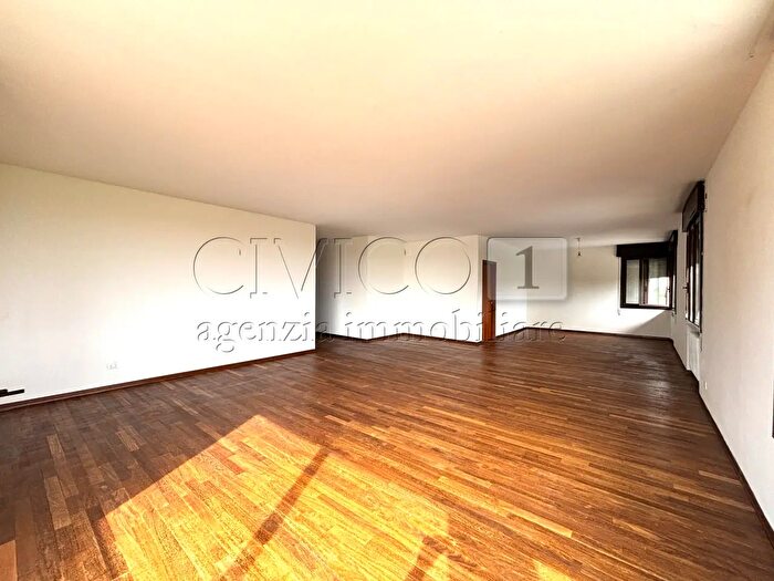 Appartamento con 6 locali in vendita in Via a Pigafetta, Montegaldella