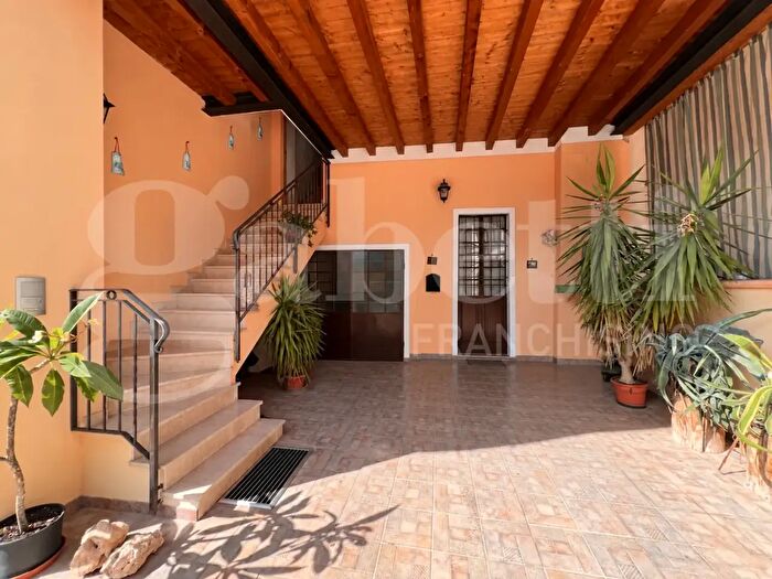 Casa quadrilocale in vendita in Via Caionvico, Brescia