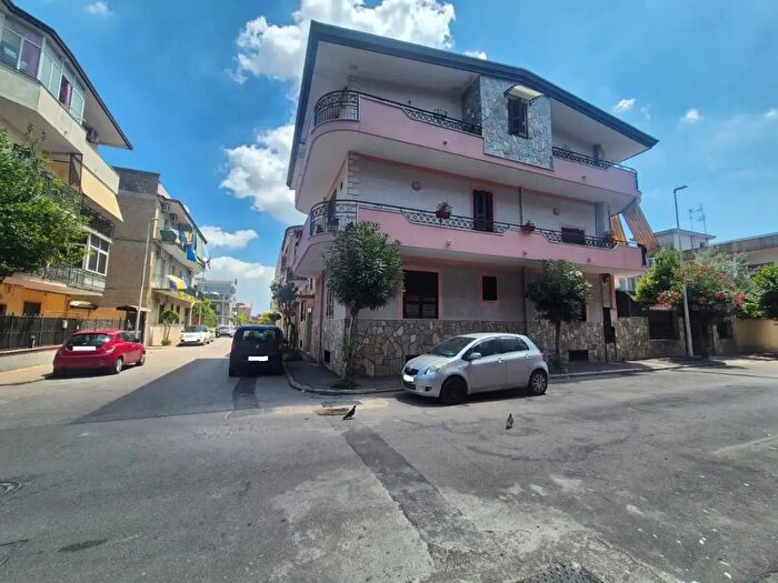 Appartamento quadrilocale in vendita in Via Petrarca, Crispano