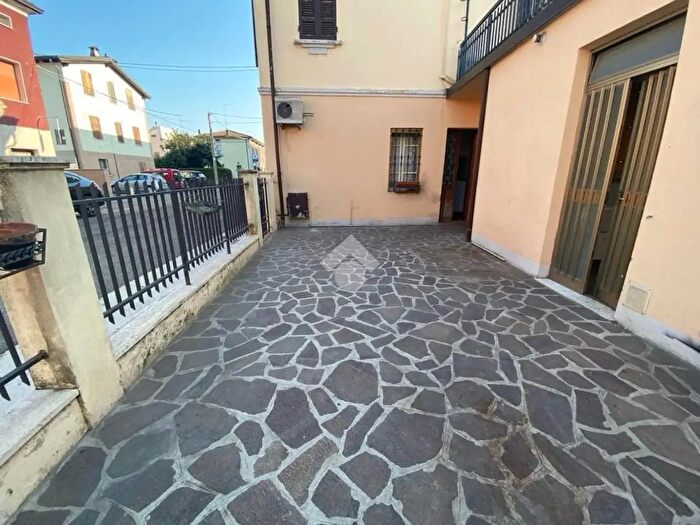 Casa quadrilocale in affitto in Via Argine, Boretto