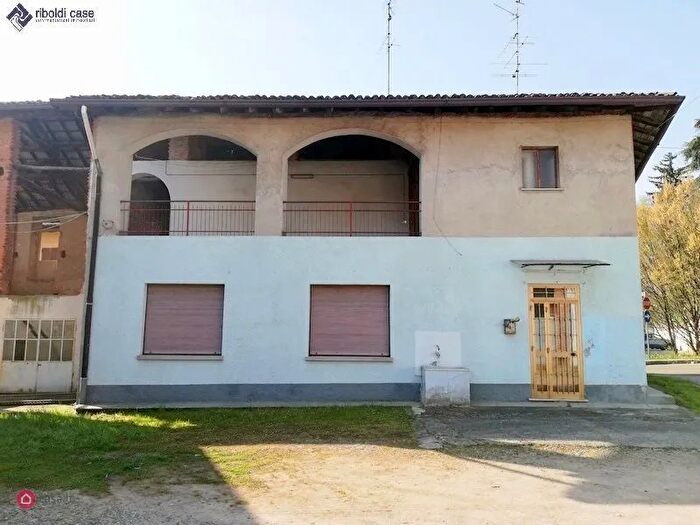 Casa con 15 locali in vendita in Meda