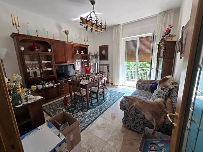 Appartamento con 5 locali in vendita in Jesi