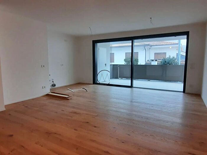 Appartamento con 8 locali in vendita in Treviso