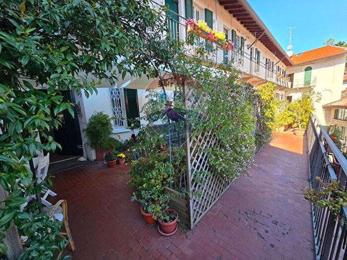 Appartamento trilocale in vendita in Via Gerardo dei Tintori, Monza