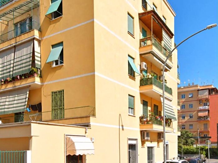 Appartamento in affitto in Piazza delle Iris, Centocelle, Roma