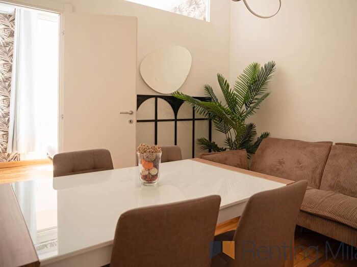 Appartamento trilocale in affitto in Via Meravigli, Duomo, Milano