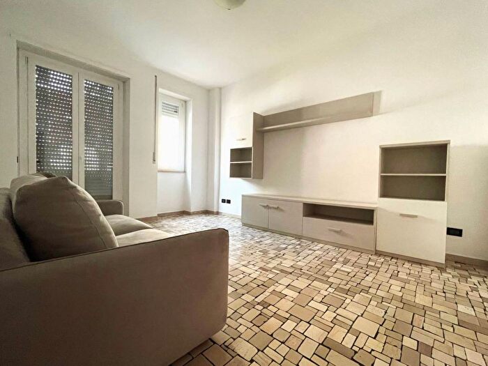 Appartamento bilocale in affitto in Via Giambellino, Giambellino, Milano