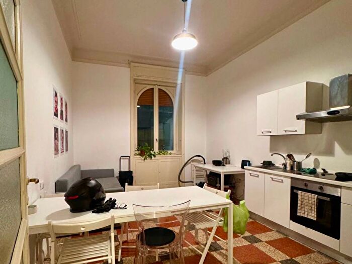 Appartamento trilocale in affitto in Via Spalato, Isola, Milano