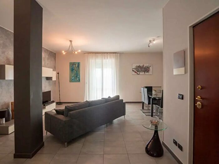 Appartamento con 5 locali in affitto in Viale Fiume, Mantova