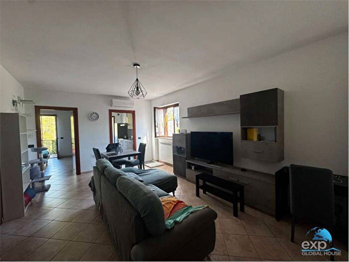 Appartamento trilocale in affitto in Cesure Valenza, Terni