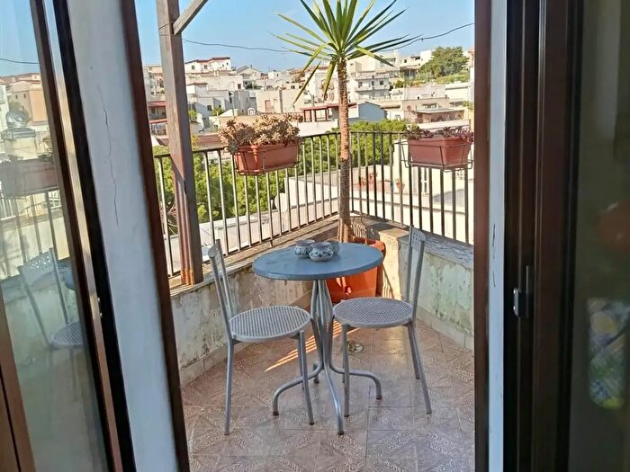 Appartamento trilocale in vendita in Crispiano