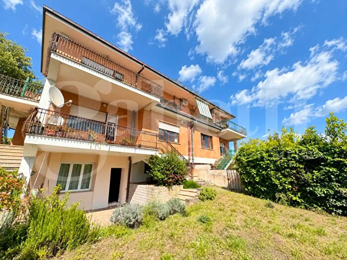 Appartamento con 5 locali in vendita in Via delle Cese a, Ariccia