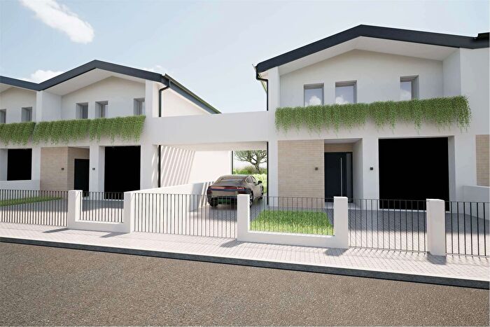 Casa con 6 locali in vendita in Albinea