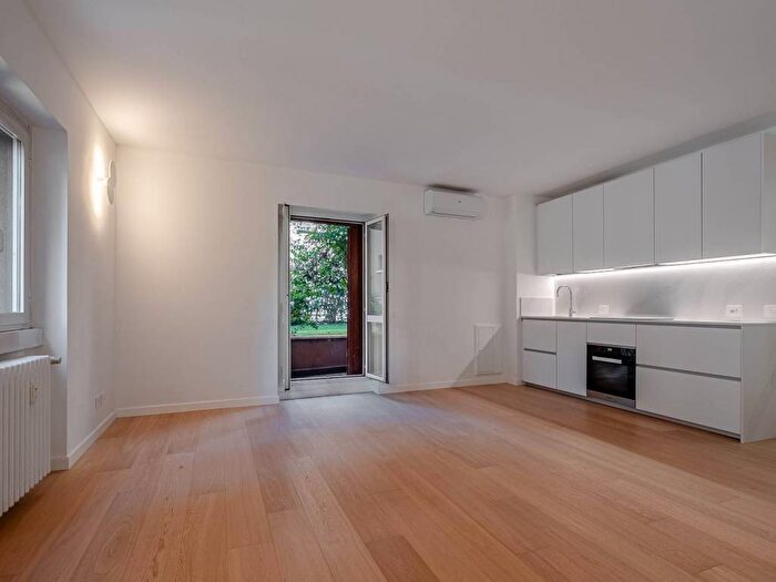 Appartamento bilocale in affitto in Via della Moscova, Porta Nuova, Milano