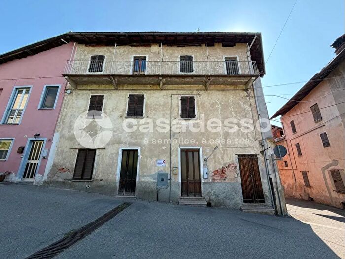 Casa con 5 locali in vendita in Via Cesare Battisti, Lozzolo