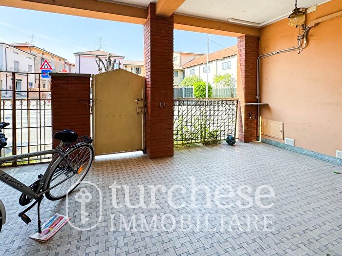 Appartamento con 5 locali in vendita in Via dellInnominato, Brignano Gera DAdda