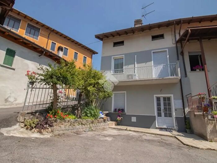 Casa trilocale in vendita in Via Carfio, Agnosine
