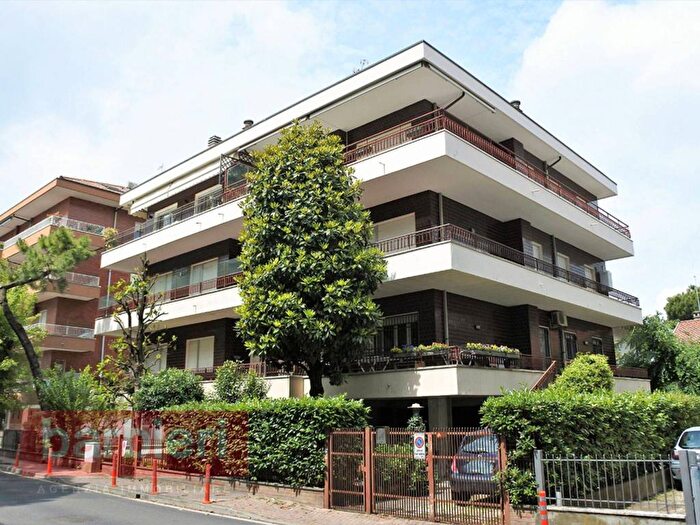 Appartamento trilocale in affitto in via Maria Goia, Centro, Cervia