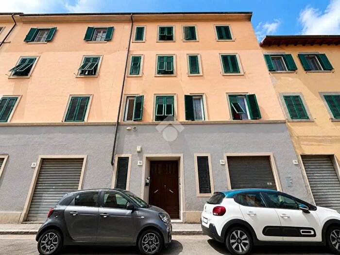 Appartamento quadrilocale in vendita in Via del Leone, Livorno