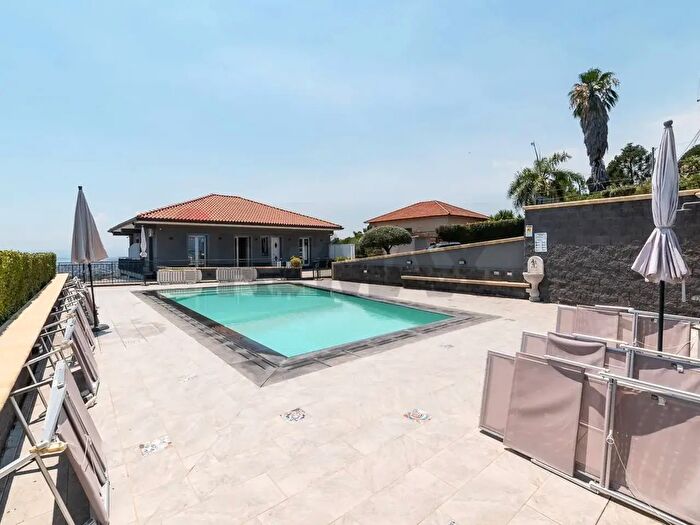 Casa con 9 locali in vendita in Via Gallinaro, Aci Castello