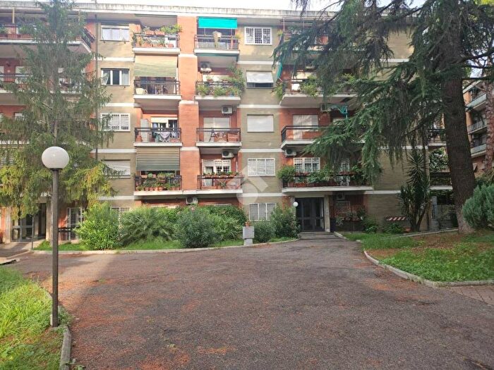 Appartamento trilocale in affitto in Via Antonio Silvani, Nuovo Salario, Roma