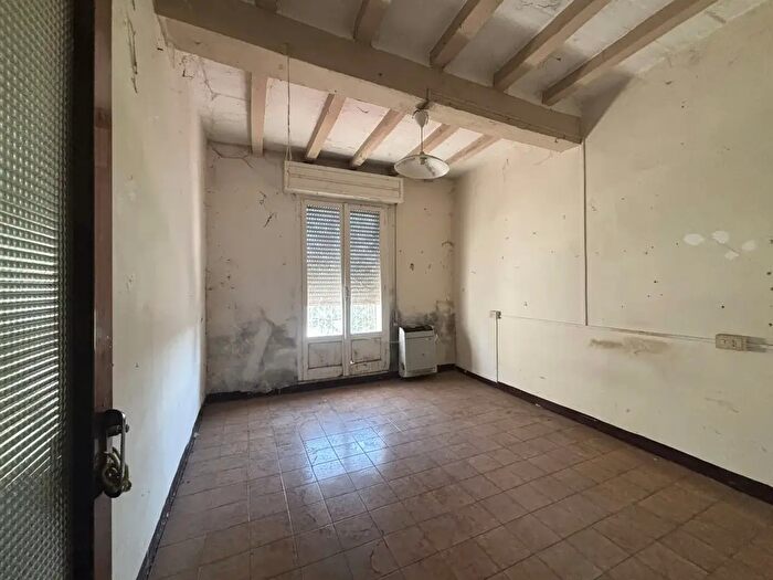 Casa con 7 locali in vendita in Strada Chiesa di Castelnovo, Parma