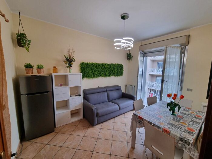 Appartamento trilocale in affitto in Via Aprile, Carcare