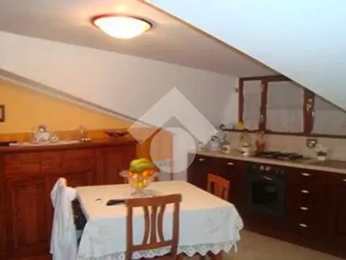 Appartamento trilocale in vendita in Via Vitellia, Bellegra