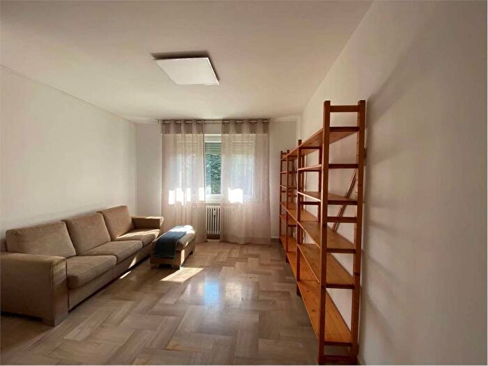 Appartamento con 6 locali in affitto in via Pergolesi, Musicisti, Modena