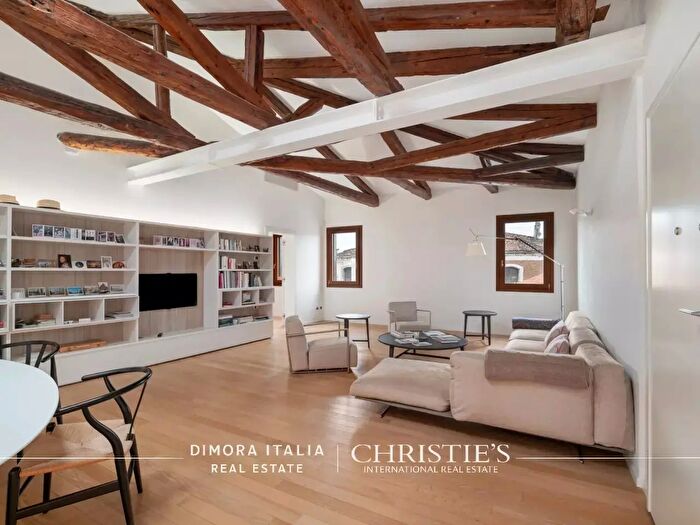 Appartamento con 9 locali in vendita in Venezia