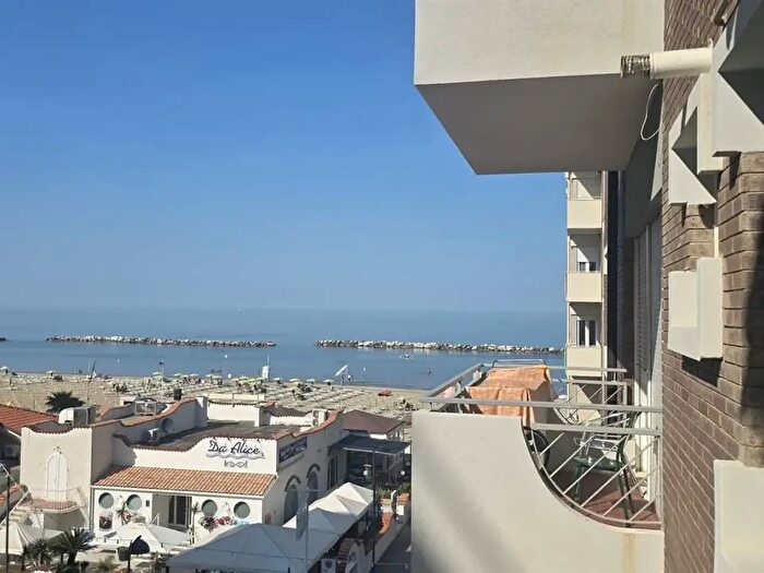 Appartamento trilocale in vendita in BellariaIgea Marina