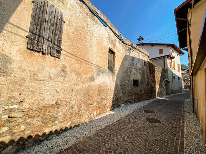 Casa trilocale in vendita in Via Giotto, Toscolano Maderno
