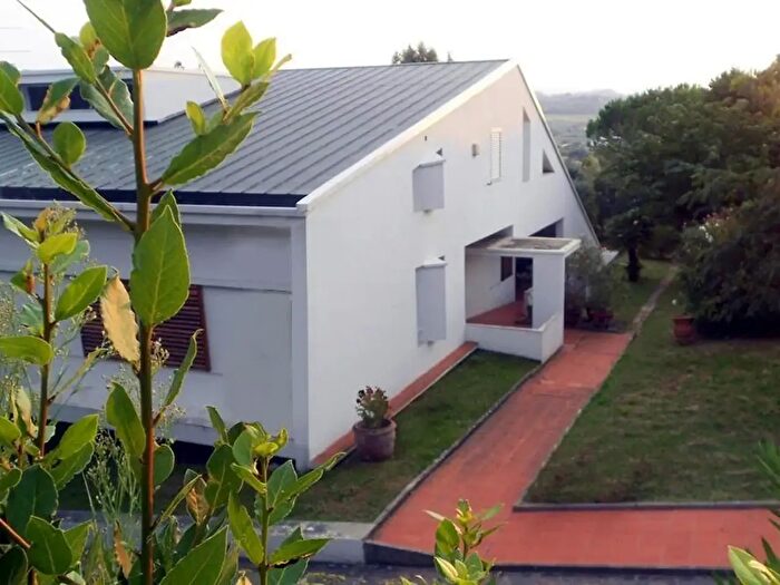 Casa con 12 locali in vendita in Peccioli