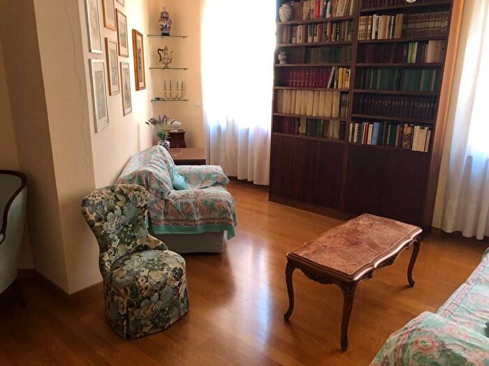 Appartamento con 5 locali in affitto in Salita di San Gerolamo, Castelletto, Genova