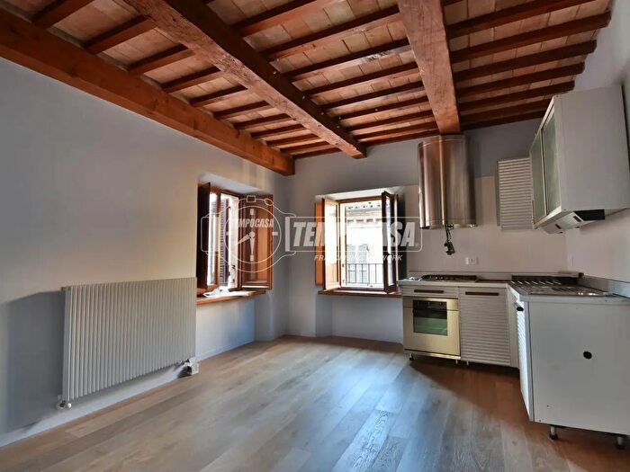 Appartamento quadrilocale in vendita in Via Enrico Mestica, Tolentino