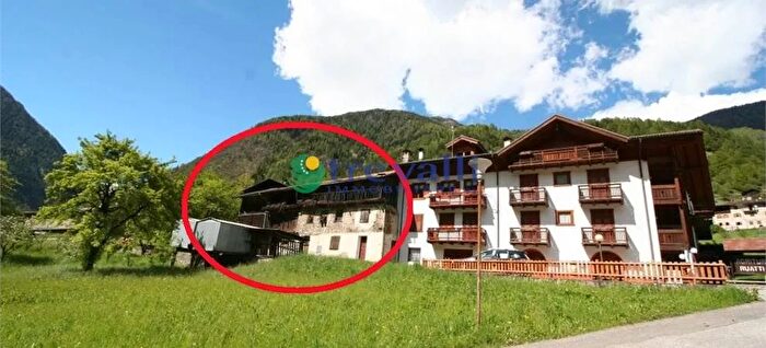 Casa con 7 locali in vendita in Rabbi