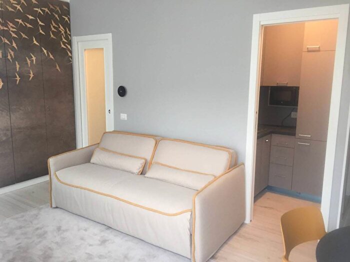 Appartamento monolocale in affitto in Via Cerva, Borgogna Largo Augusto, Milano