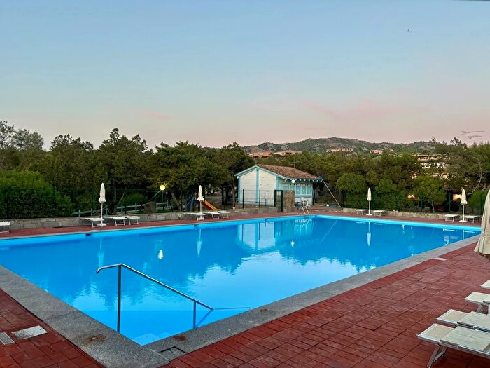 Appartamento con 5 locali in vendita in Via Sa Jaga Brujada, Olbia