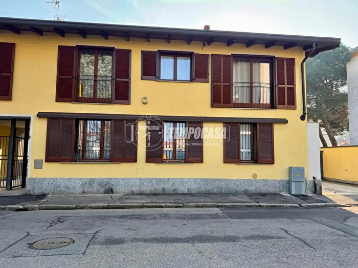 Case in Vendita e in Affitto - 2