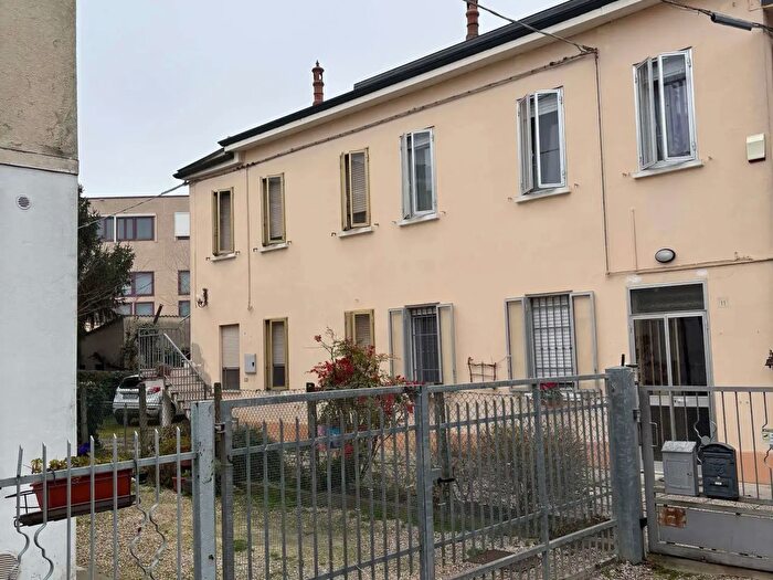 Appartamento con 6 locali in vendita in Via del Canalino, Ferrara