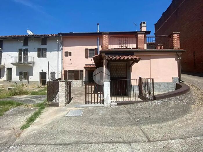 Casa con 5 locali in vendita in Via Bricco, Calliano