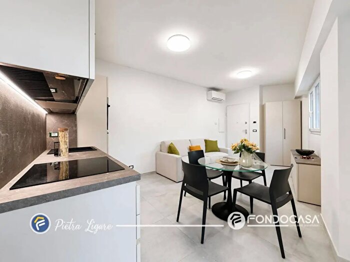 Appartamento bilocale in vendita in Via Vittorio Veneto, Borgio Verezzi