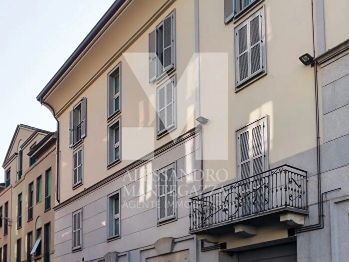 Appartamento monolocale in vendita in Via Camillo Benso Cavour, Monza