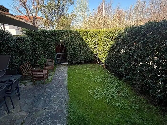 Casa con 6 locali in affitto in Forte Dei Marmi