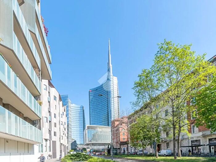 Appartamento trilocale in vendita in Via Francesco Viganò, Milano